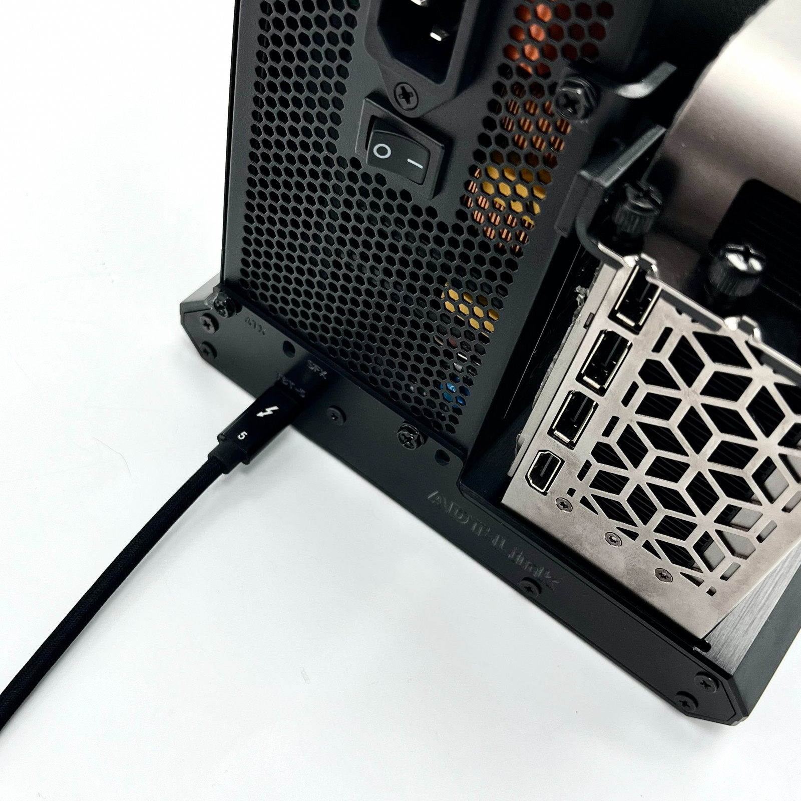 Station d'accueil pour GPU ext - Thunderbolt 4 External Gpu Enclosure avis et prix